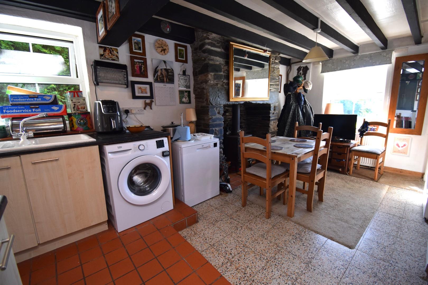 Kitchen to Front .JPG